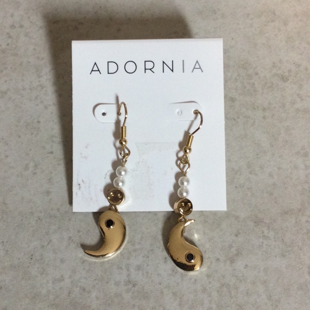 NWT Adornia gold Ying Yang drop earrings